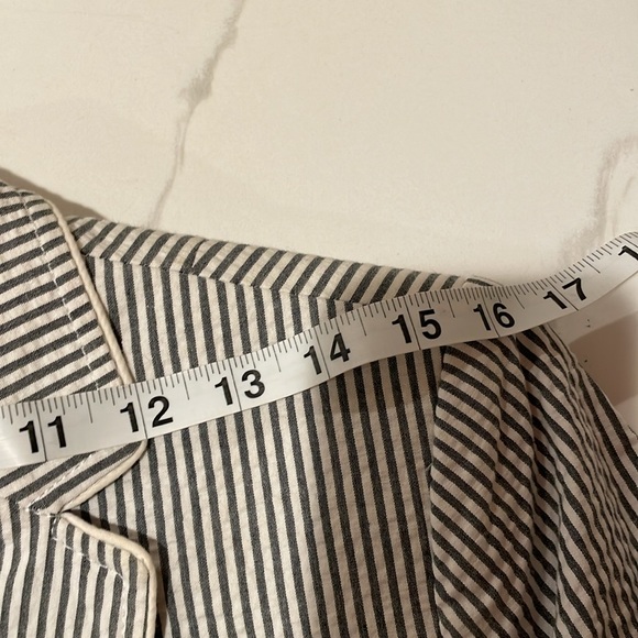 Banana Republic Seersucker lined blazer, sz 8 - Picture 7 of 7